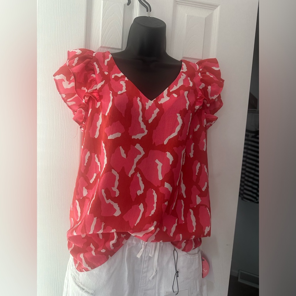 Fun, pink and red Umgee top size small with ruffle sleeve detail